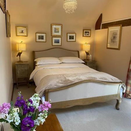 The Grooms Loft Self Contained Apartment Milton Abbas Exterior photo